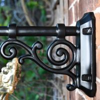 Close up of scroll bracket 