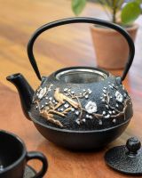 "Mejiro" Cast Iron Japanese Style Teapot - Black & Gold with Lid Off 