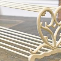 Loredana Heart Shoe Stand Close Up Loredana Heart Shoe Stand Close Up