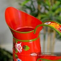 Close-up of the Top of the Red Traditional Hand Painted Narrowboat Style Jug Close-up of the Top of the Red Traditional Hand Painted Narrowboat Style Jug