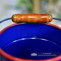 Close-up of the wooden Carry Handle