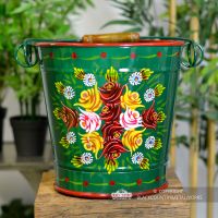 XL Narrowboat Bucket in a Green Finish