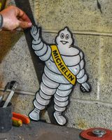Scale image of "Michelin Man" Cast Iron Automobilia Reproduction Sign Scale image of "Michelin Man" Cast Iron Automobilia Reproduction Sign