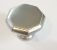 “Octavia” Cabinet Knobs