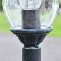 Curved Glass in the Pillar Light