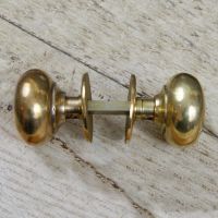 Traditional Door Knobs in Polished Brass