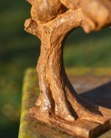 Close-Up of Freestanding Base 