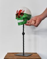 Scale image of Freestanding Welsh Flag Skull Ornament