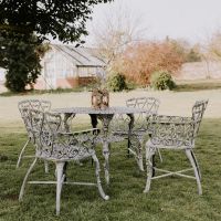 Antique Cream "Edworth Manor" Four Seater Dining Set 