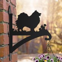 Steel Hanging Basket Bracket with Pomeranian Dog Motif Steel Hanging Basket Bracket with Pomeranian Dog Motif