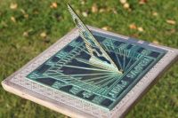 Verdigris "Tempus Fugit" Square Sundial - 200mm