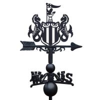 Close-Up of The Magpies Topper