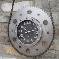 Metal Bike Chain Clock in Situ 