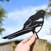 Magpie Fence Topper to Scale