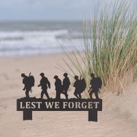 Walking Soldiers "Lest We Forget" Memorial Ground Spike in Black Finish in Situ