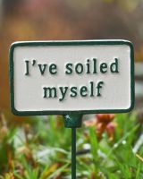 Witty Cast Iron Plant Pot Spike “I’ve Soiled Myself” close up 