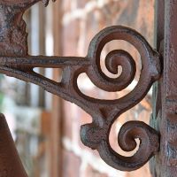 Close up of scroll bracket 