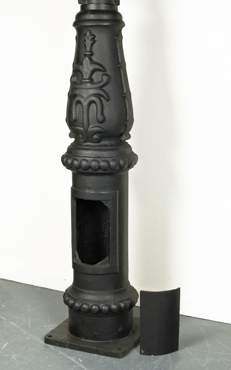 Dual Headed High Mast Column and Lantern Set