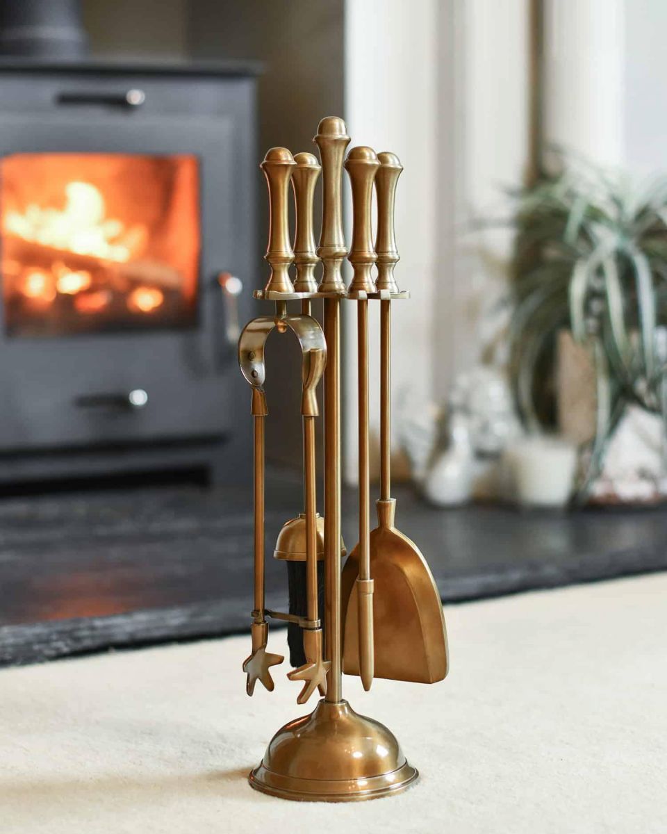 "Coven Hall" Antique Brass Companion Set 47cm in Situ