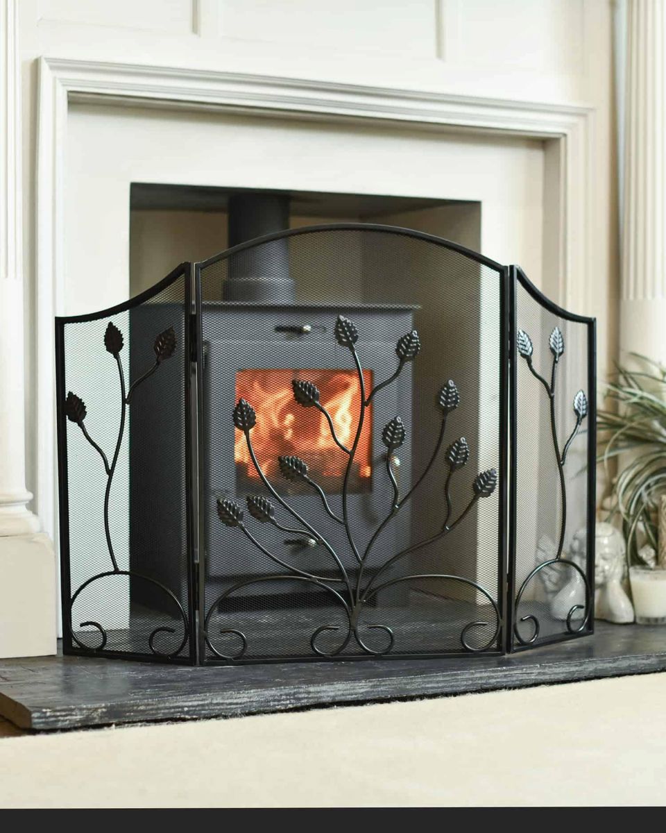 "Ivelen Lane" Leaf Design Fire Guard in Situ