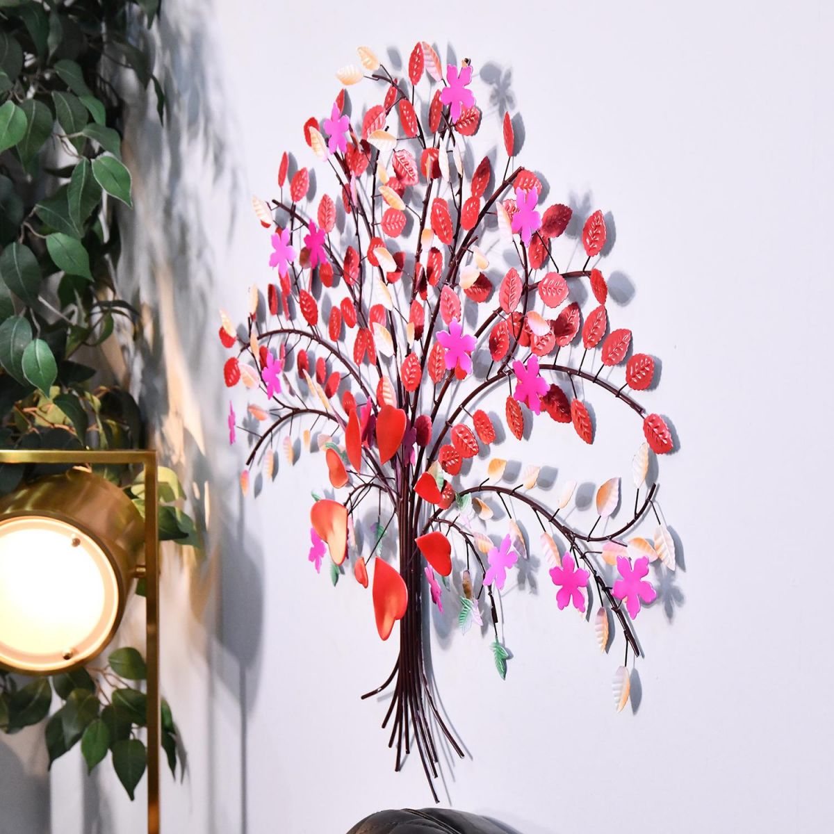 Side View of the “Hearts Desire” Wall Art