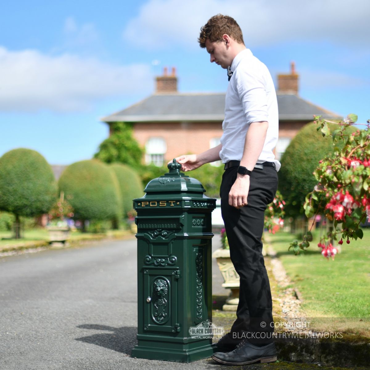 “Pine Forest” Green Camden Free Standing Post Box Scale Shot