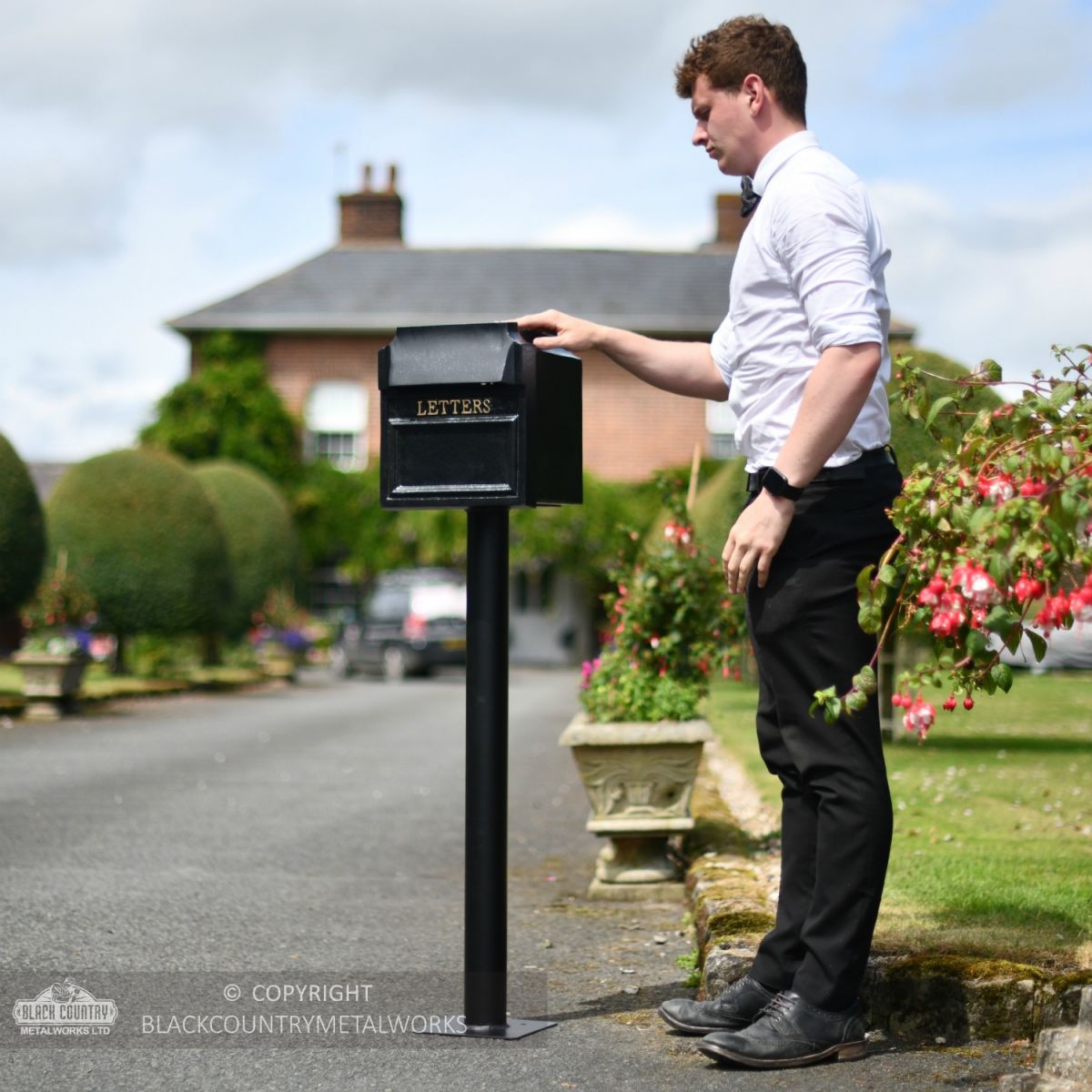 “Royal Farringdon” Black Post Box Scale