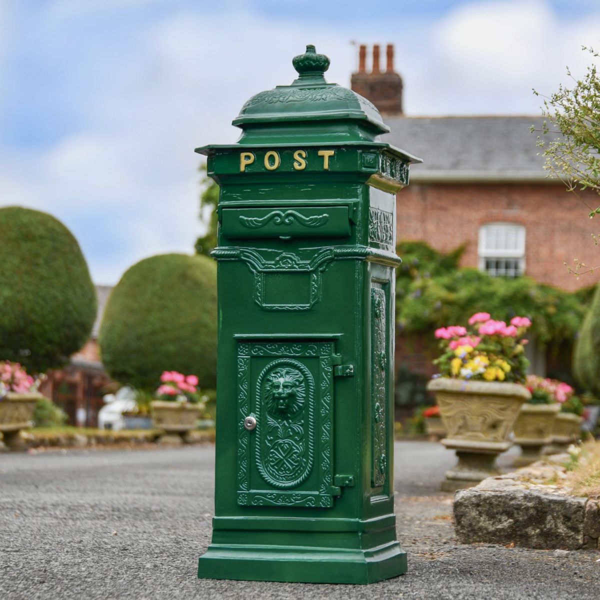 “Woodland Ivy” Green Camden Deluxe Free Standing Post Box