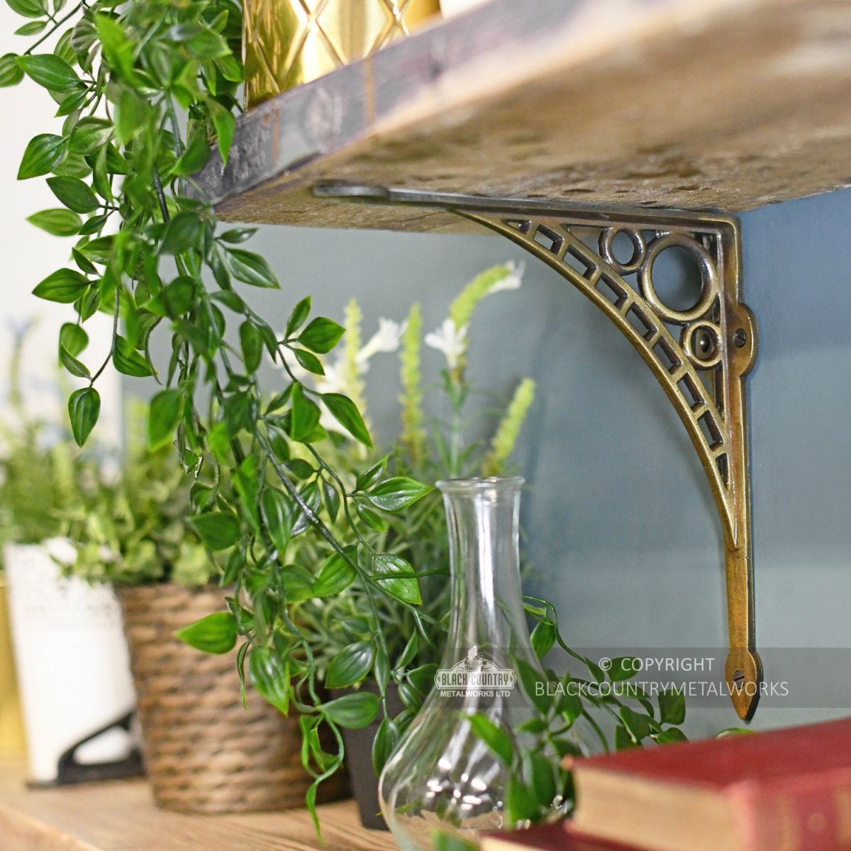 Antique Brass Finish Ironbridge Shelf Bracket Made from Cast Iron