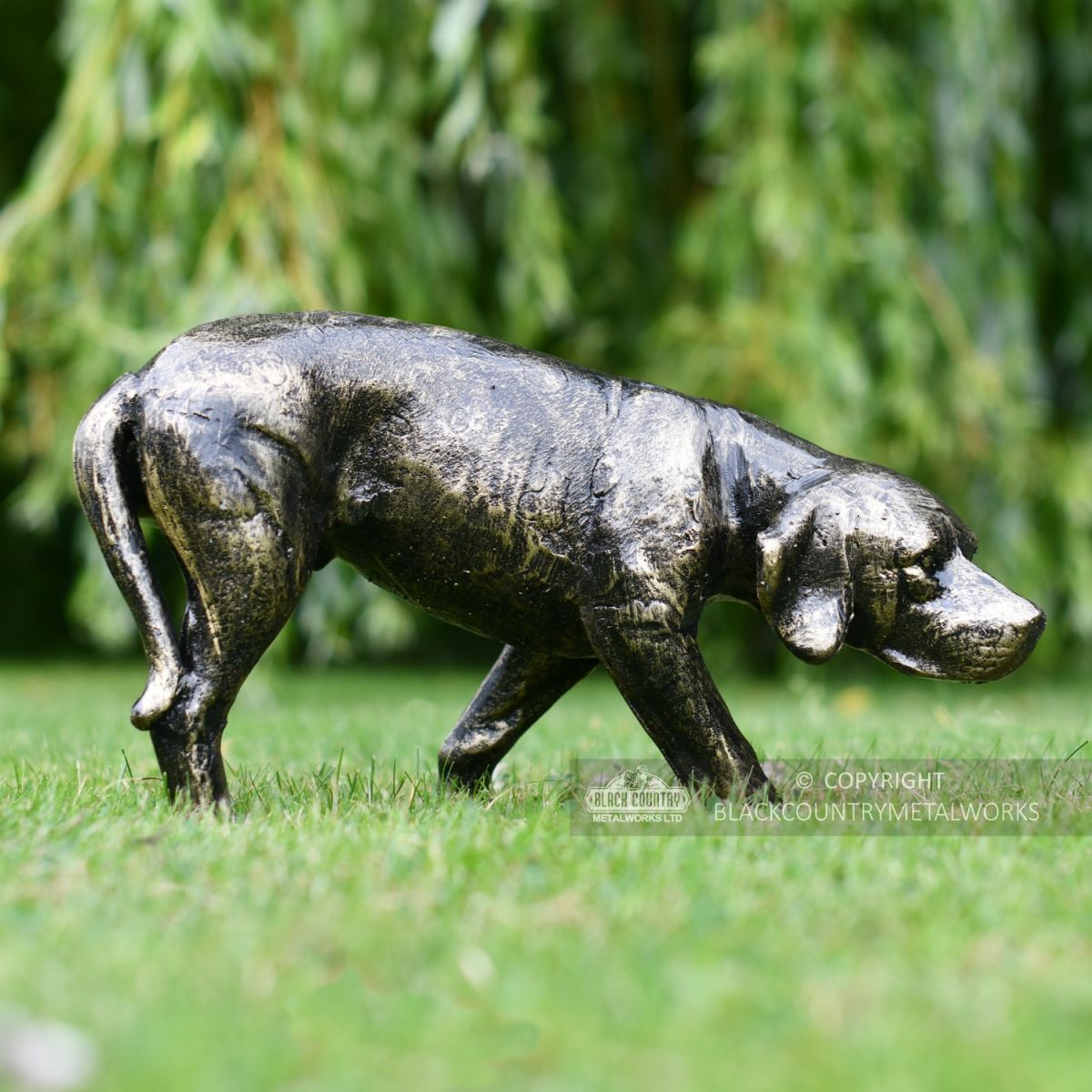 Antique Bronze Finish Dog Peeing Garden Sculpture