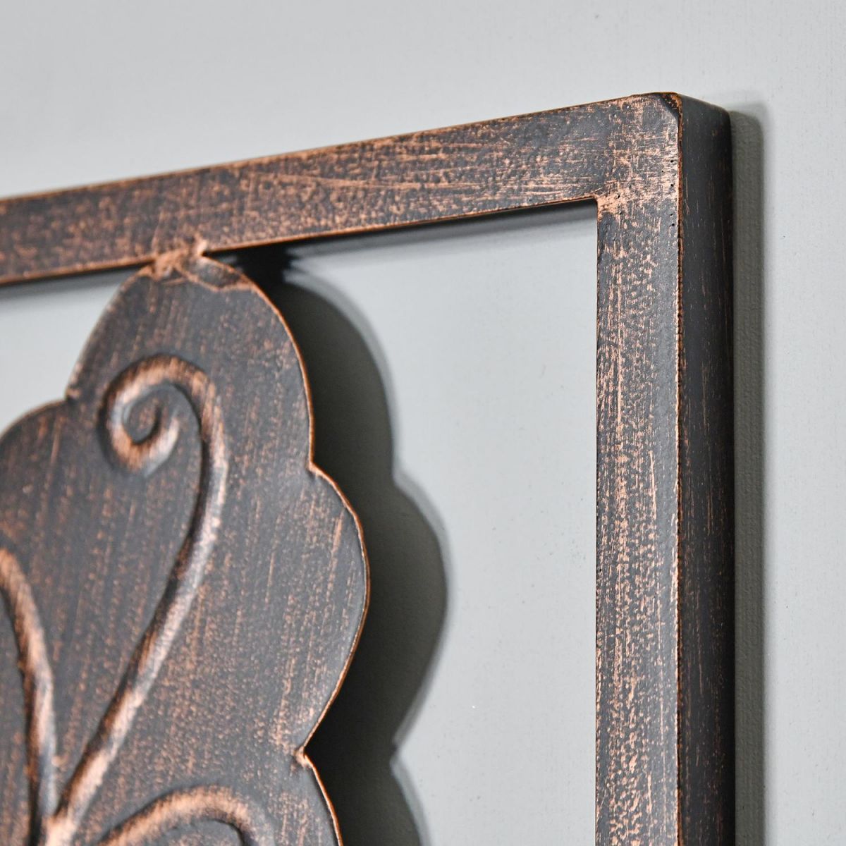 Close-up of the Antique Bronze "Oak Tree Leaf" Wall Art