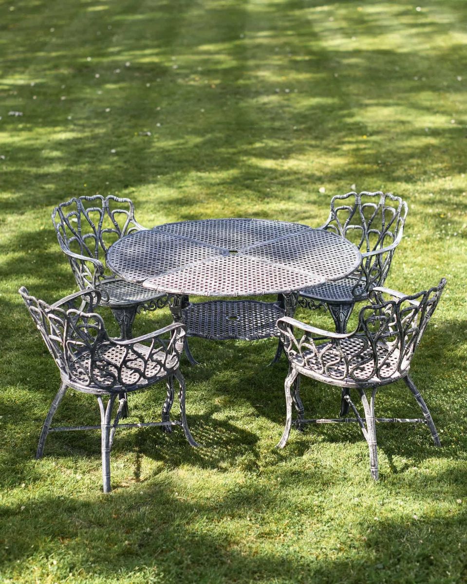 Antique Cream "Riverhill" Four Seater Dining Set in Situ