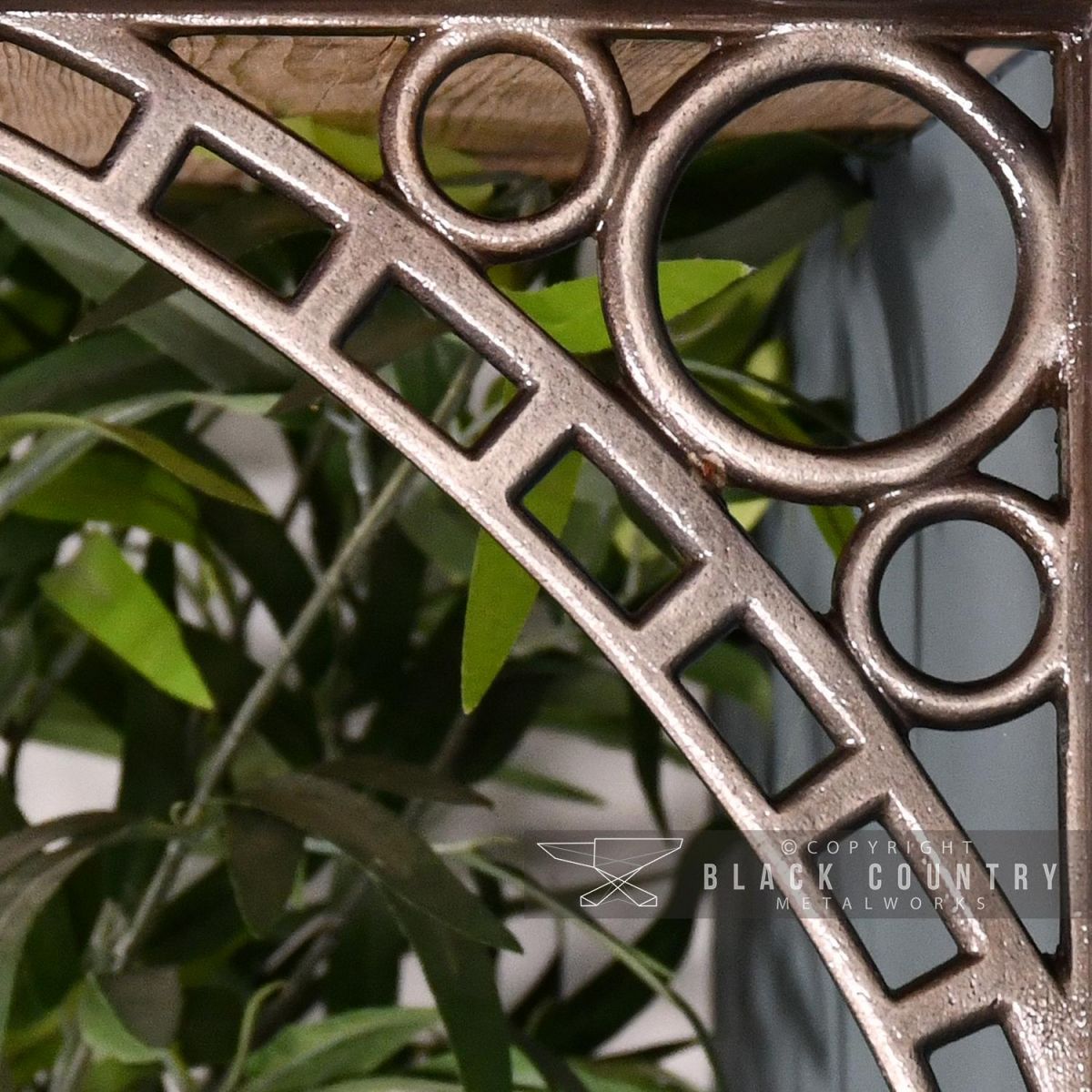 Close-up of the "Ironbridge" Design