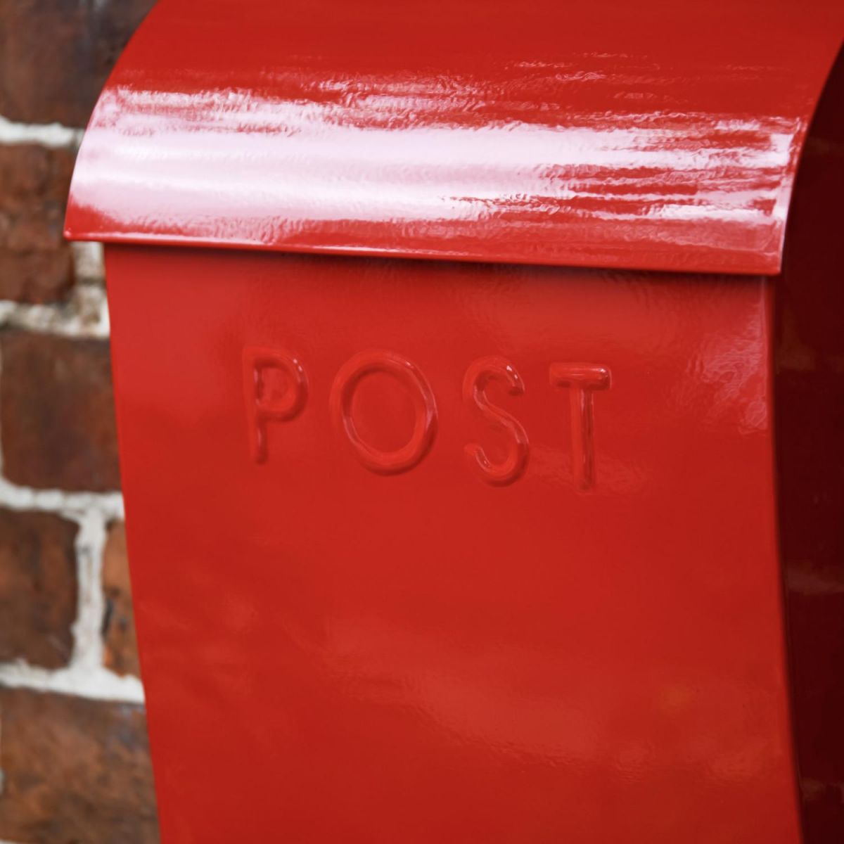 Close-Up of Red Finish on Apple Orchard” Red Berkley Hill Post Box With Lock