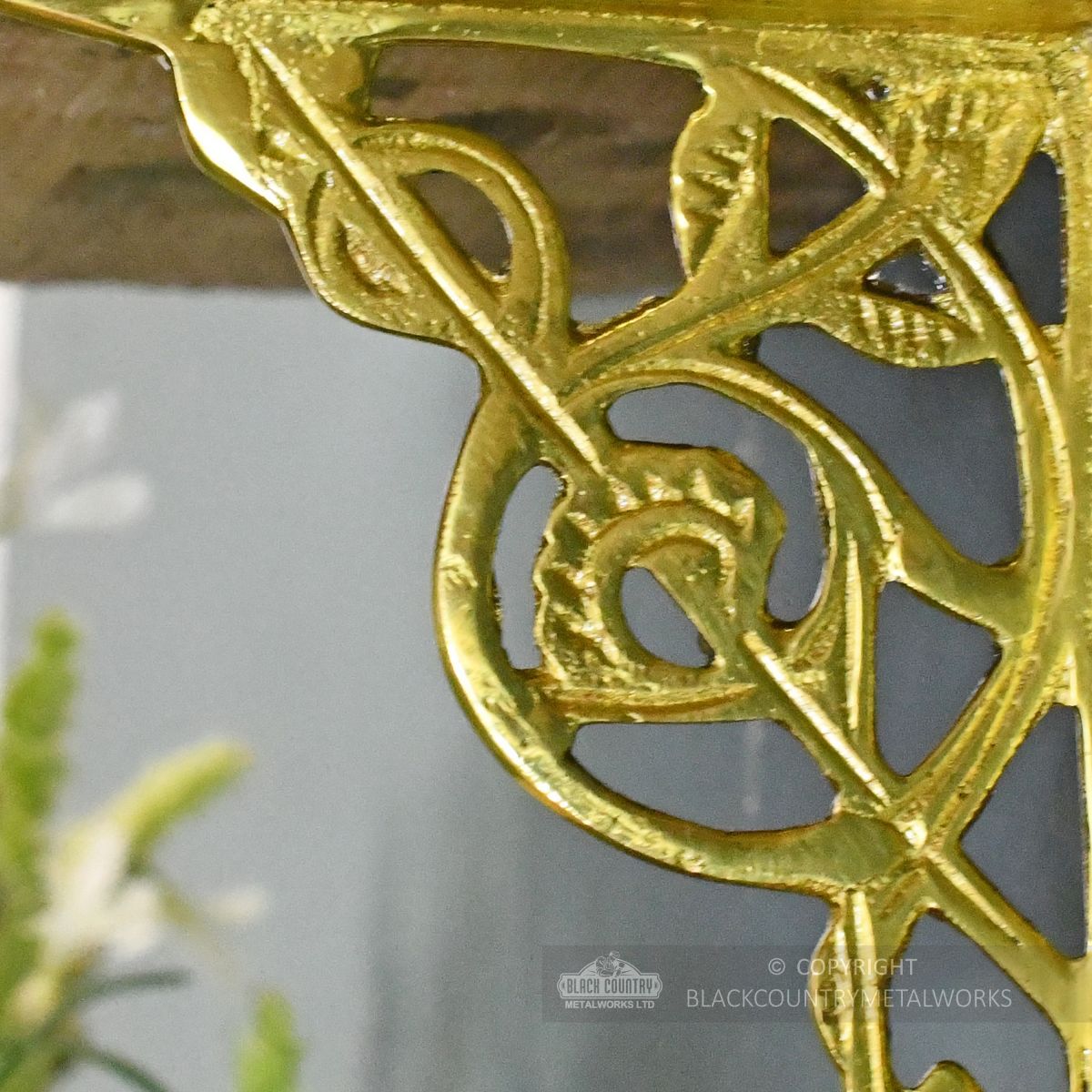 Detailed image of casting pattern on trellis bracket