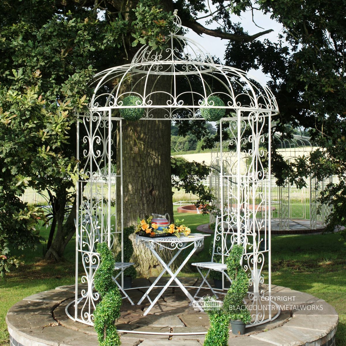 "Lovellen Avenue" Bird Design Garden Gazebo