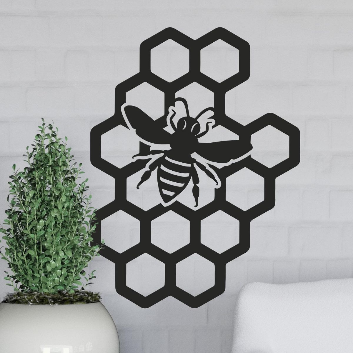 Black Bee Honeycomb in full 