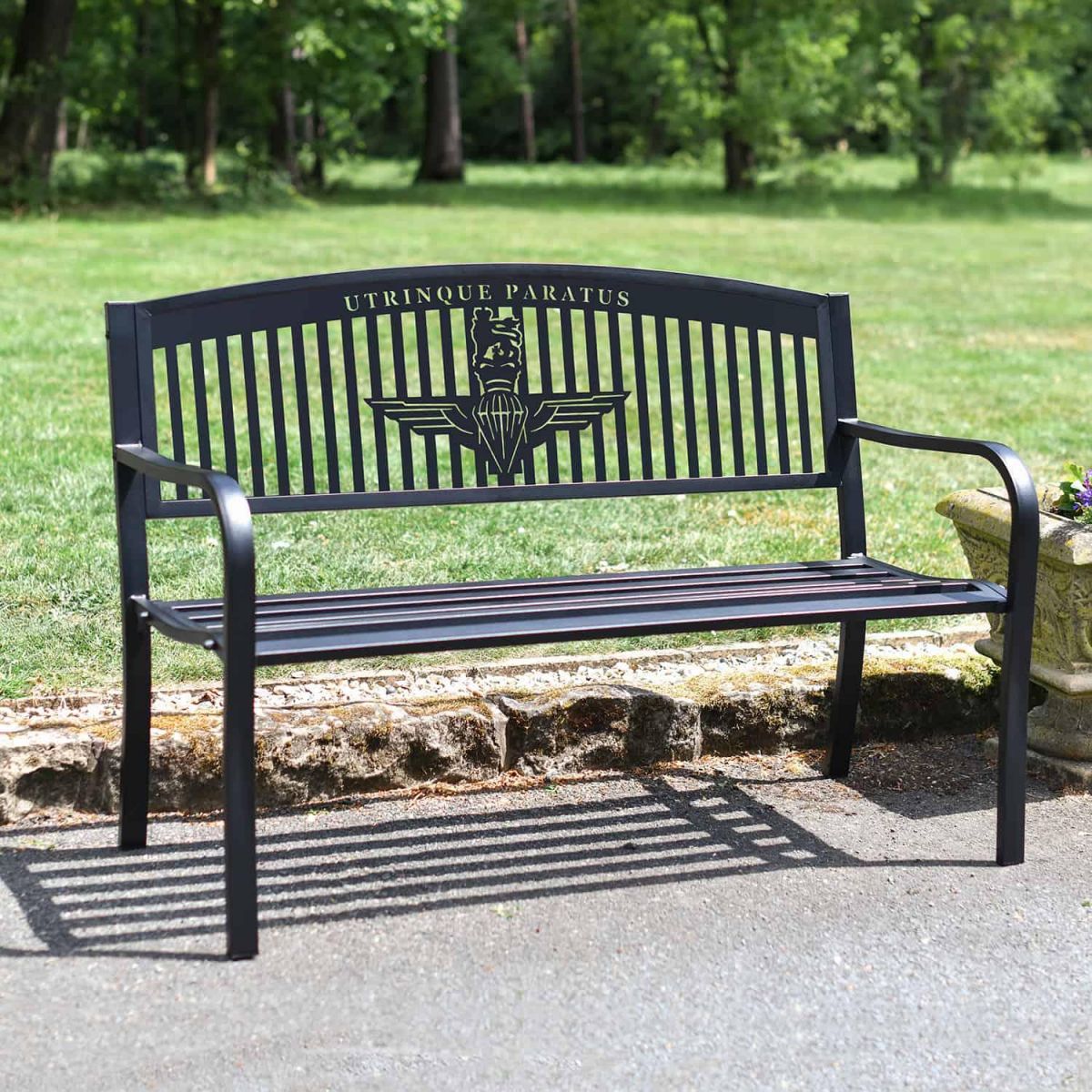 Bespoke "Utrinque Paratus" British Parachute Regiment Iron & Steel Park Bench in Black