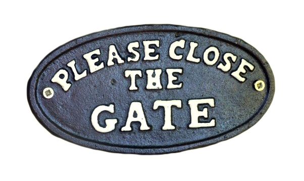 Black Iron "Please Close The Gate" Sign