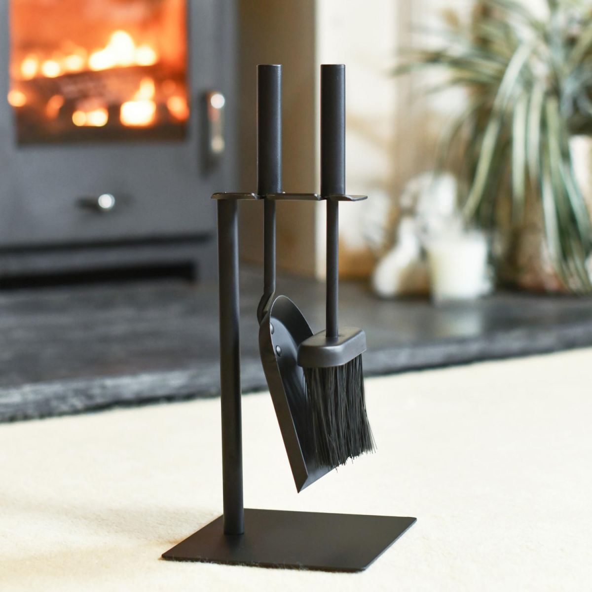Black Suspended Brush & Pan Set In Situ