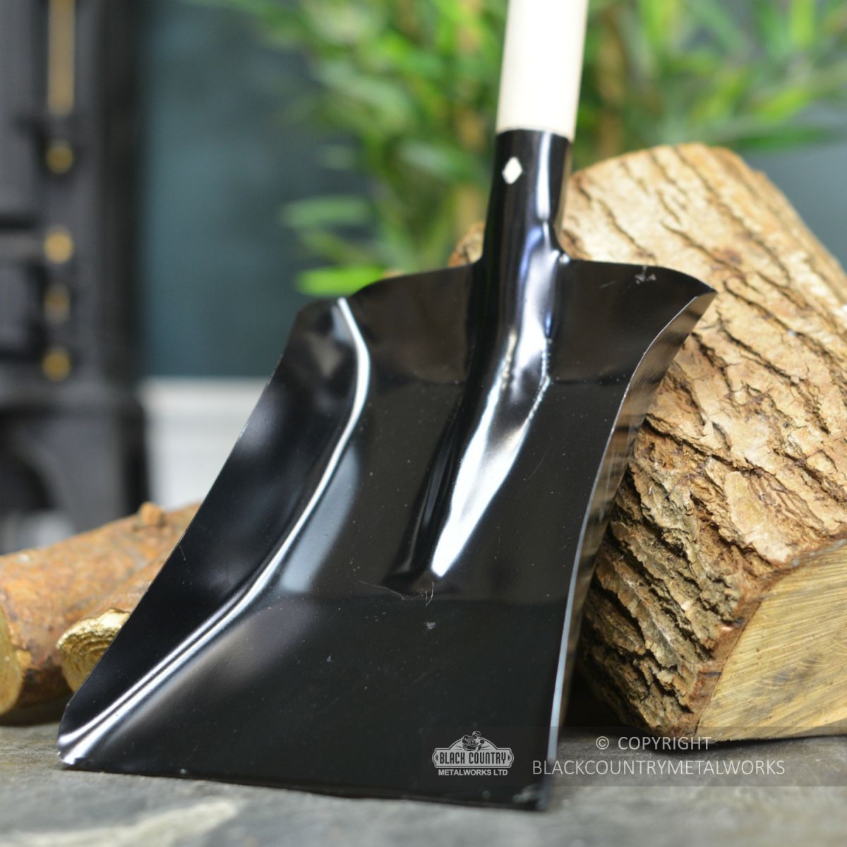 Black Traditional Wooden Handle Shovel
