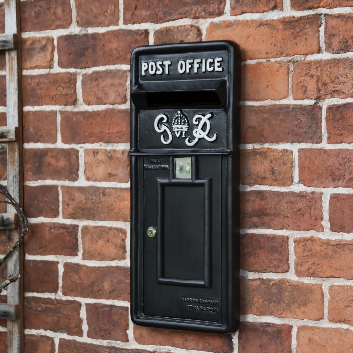 Black & White "King George" Rex Post Box Front