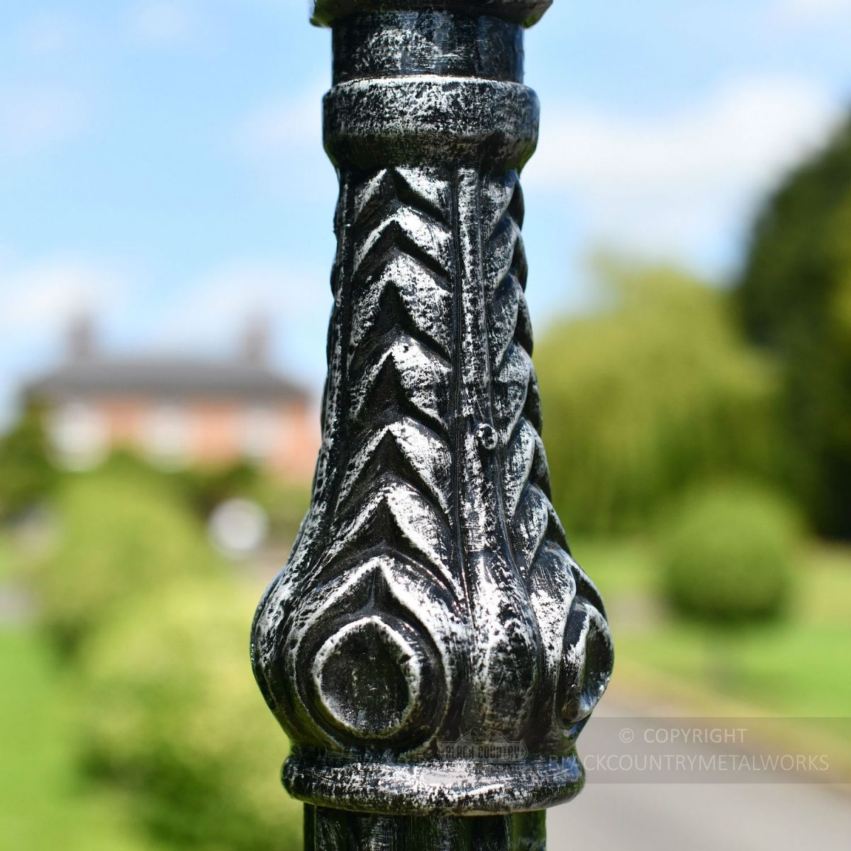 Cast iron fluted driveway lamp post column