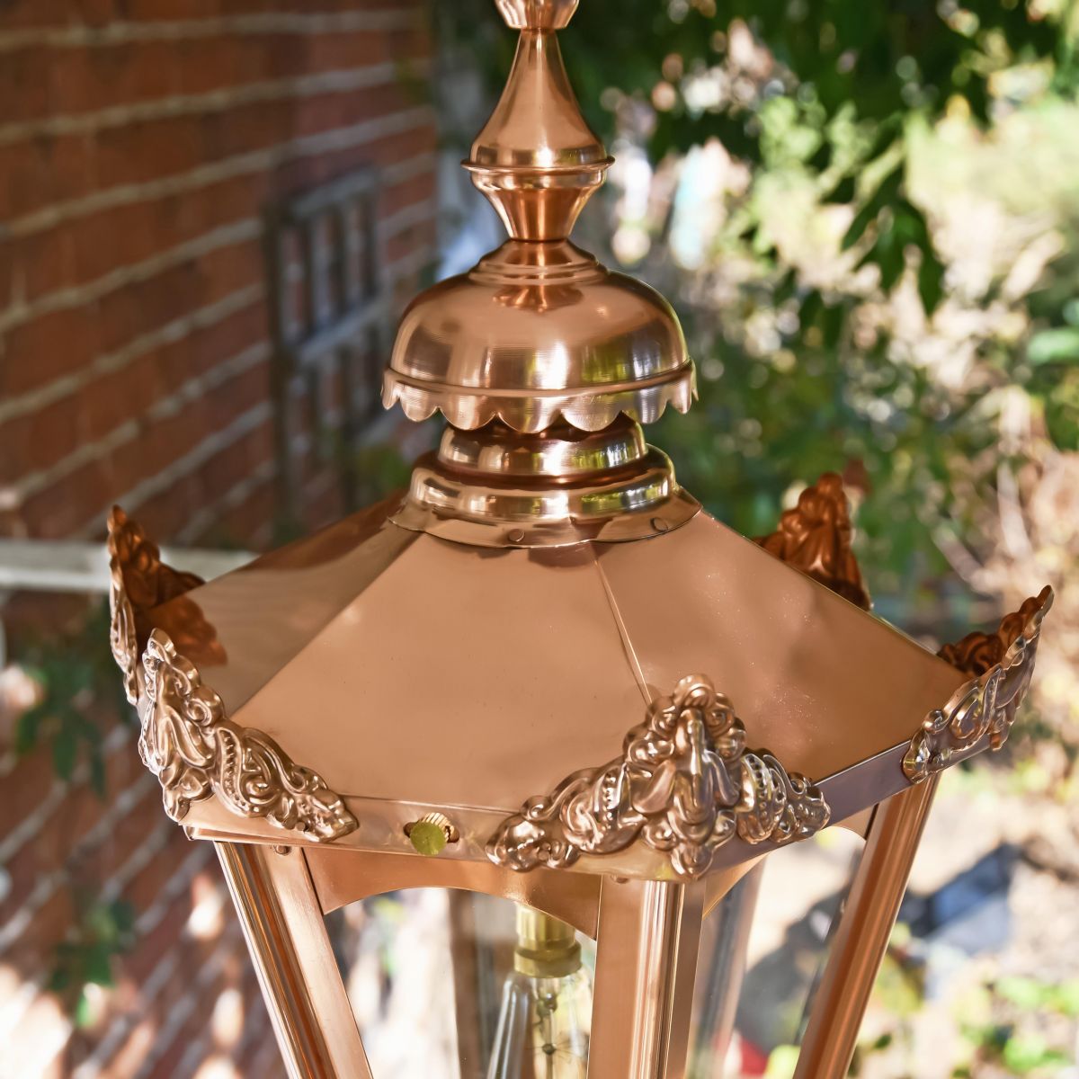 Copper Lid on the top of the Chain Hanging Pendant Light