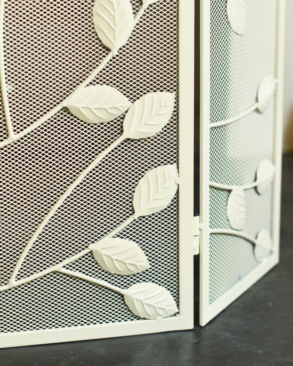 Close-Up of Cream Rectangular Three Fold Fire Guard with Leaf Pattern