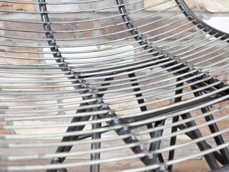 Curved Wire Metal Chair