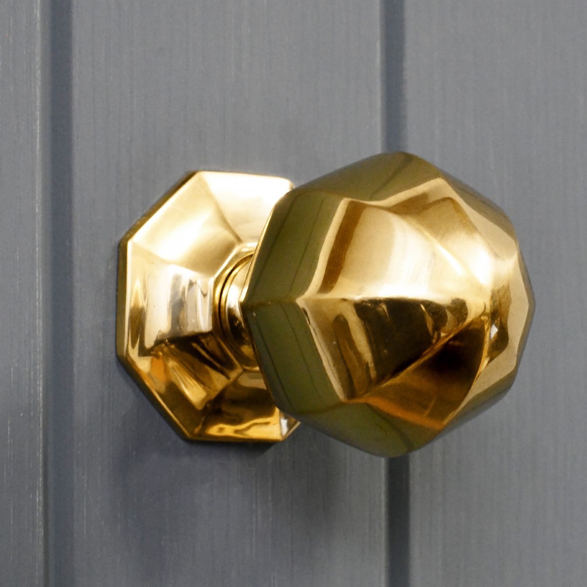 Octagonal Pointed Center Door Knob 