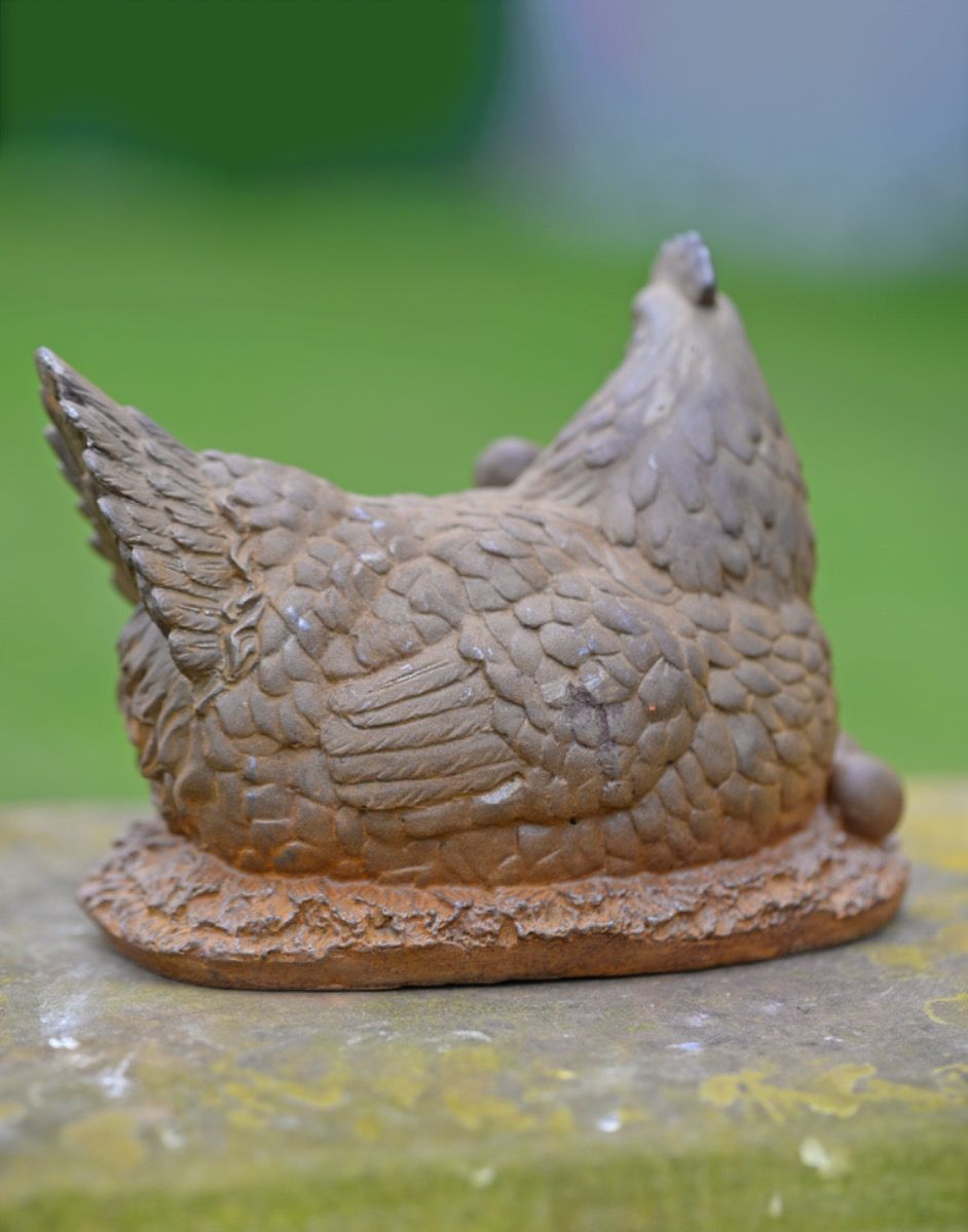Details of Cast Iron Hen & Chicks Sculpture