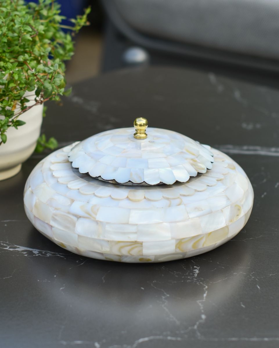 Elegant "Opaline" Keepsake Bowl