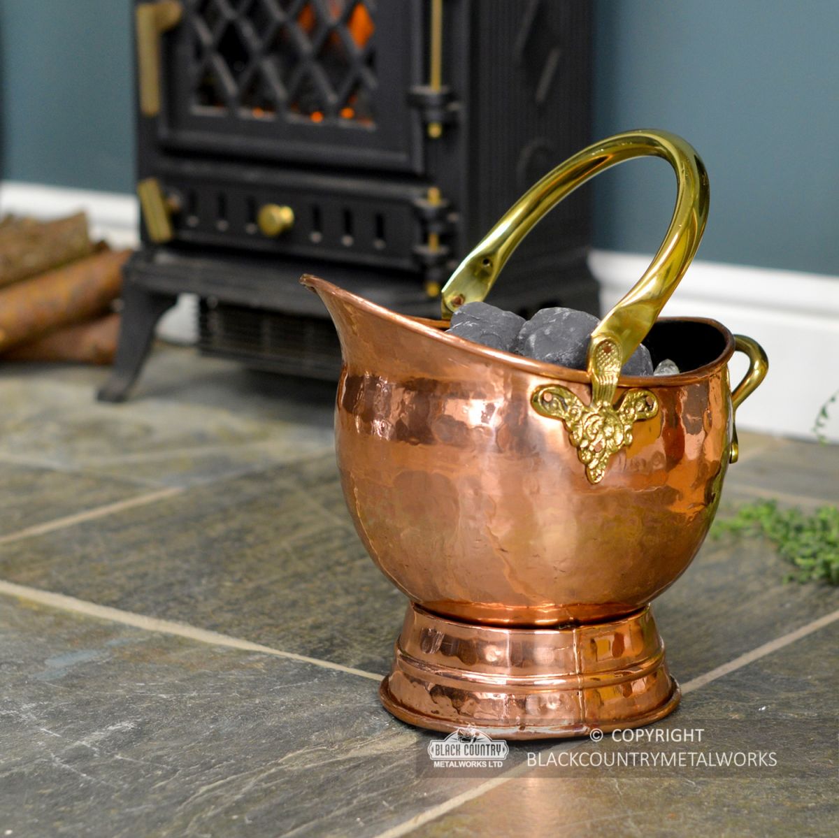"Windsor" Coal Bucket in Situ
